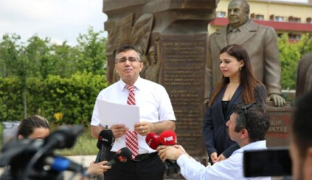 Pınar Denktaş, Beylikdüzü'ndeki anıt önünde konuştu: "Yaşasaydı üzülürdü"