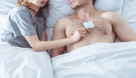 Prezervatif kullanılırken yapılan 8 yanlış