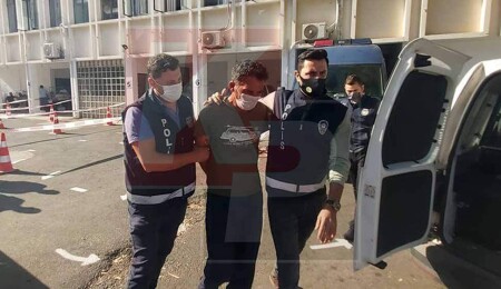 Öz kızına tecavüz ederken polise yakalandı