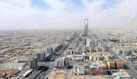 Riyad'da 4 patlama sesi duyuldu