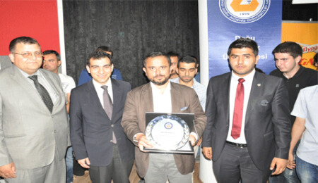 Ali Sabancı'ya DAÜ'den çifte ödül