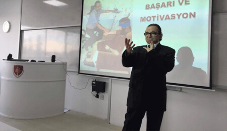 KSTU'nun Tadımlık Dersler Serisi isimli projenin ilk konuğu, bilim insanı Dr. Yurdaer oldu