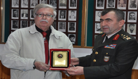 Korgeneral İlyas Bozkurt, Şehit Aileleri ve Malul Gaziler Derneği'ni ziyaret etti