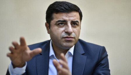 Demirtaş: PKK'nın 'ama'sız, 'ancak'sız silahlı şiddet eylemlerini durdurması lazım, alternatifi yok!