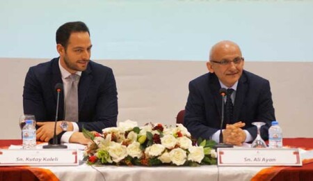 ÜKÜ'de "Güneş Enerjisinde Politikalar, Sektörel Gelişim ve Yeni Teknolojiler" konulu seminer düzenlendi