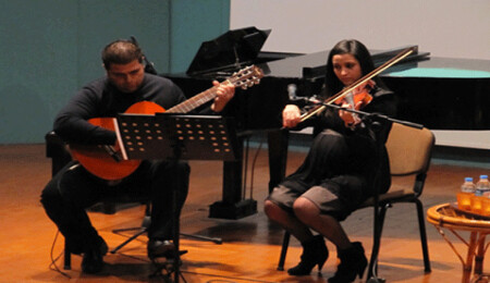 Ataol Behramoğlu şiirseverlerle buluştu