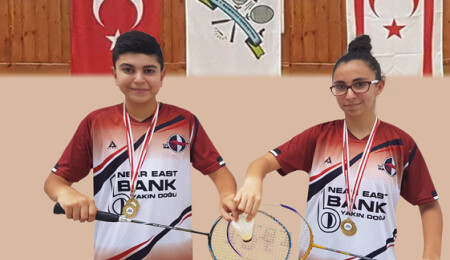 15 Yaş altı Badminton şampiyonasında Sıla ve Seymen şampiyon
