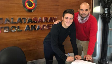 Ahmet Sivri Galatasaray'la sözleşme imzaladı