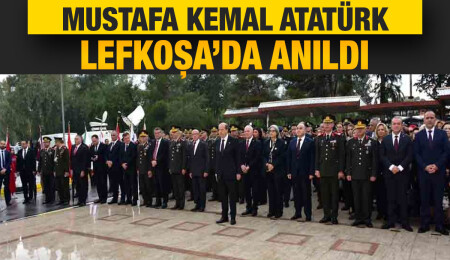 Ulu Önder Atatürk, Lefkoşa Atatürk Anıtı önünde düzenlenen törenle anıldı