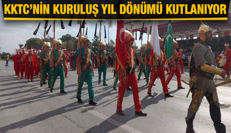 KKTC 40 yaşında… Dr. Fazıl Küçük Bulvarı’nda resmigeçit töreni düzenlendi