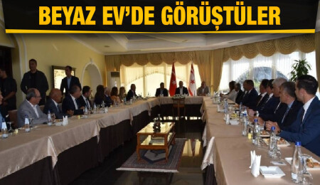 Mevlüt Çavuşoğlu, STÖ’ler ile bir araya geldi