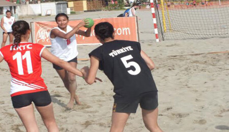 Türkiye : 2 -  KKTC : 0