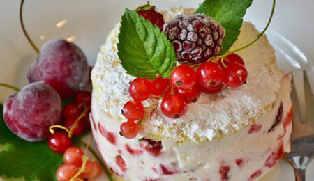 "Tatlı yedikten sonra diş fırçası yoksa bile en azından su içmeliyiz"