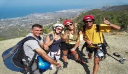 Tandem Yamaç Paraşütü atlayışı gerçekleştirildi