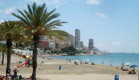 Krize rağmen Kıbrıslı Türkler Avrupa tatilinden vazgeçmedi