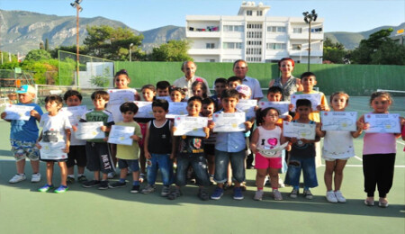 Girne Belediyesi Tenis Kulübü yaza hızlı girdi