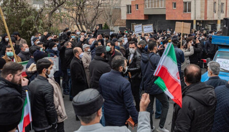 Tahran, Batı'nın müzakere koşullarını eleştiriyor