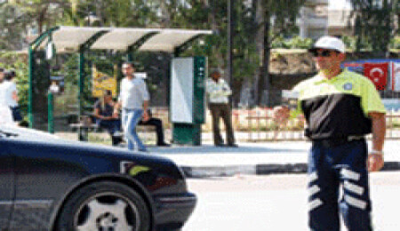 Plakası yasalara uygun olmayan araçlar trafikten men edilecek