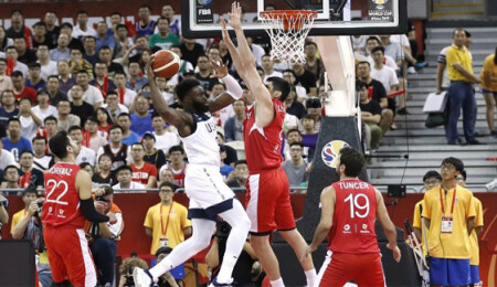 Türkiye Milli Basketbol takımı ABD'yi elinden kaçırdı: Uzatmalara giden maç 93-92 bitti