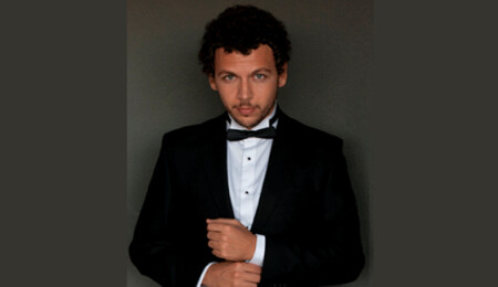 Opera sanatçısı Tuğrul Enver Töre "Sarı Zeybek" konserlerinde Atatürk'ü seslendirecek