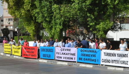 Çatalköy'de Hz. Ömer Türbesi'nin bulunduğu sahilde "otel inşası yapımı" protesto edildi...