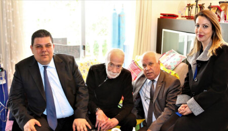 Berova, Altay'a Türkiye'de "Kıbrıs Türküsü" kavramının yerleşmesine yaptığı katkılar için teşekkür etti