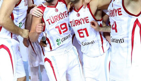 Türkiye A Milli Erkek Basketbol Takımı yarı finalde