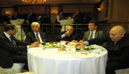 Büyükelçi Kaya Türkmen, dün akşam Lefkoşa'da veda resepsiyonu verdi