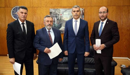 3 vekil istifalarını Meclis Başkanına sundu