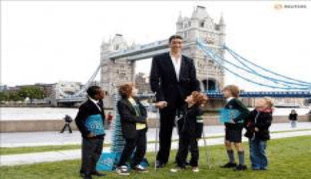 Dünyanın en uzun adamının hayali sinema filminde oynamak