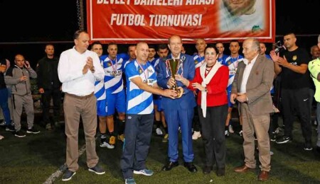 Cumhurbaşkanı Ersin Tatar, Hasan Ramadan Cemil anısına düzenlenen turnuvaya katıldı