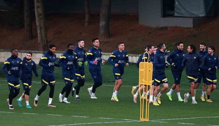 Fenerbahçe 4 ay sonra Avrupa'da Sevilla karşısında çıkıyor
