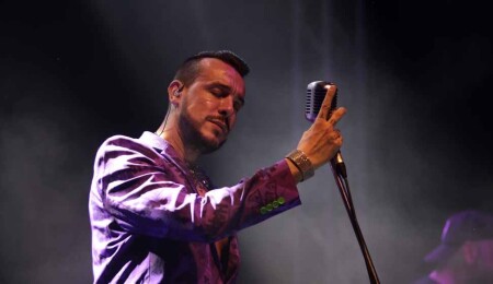 Cem Adrian, 4. Deniz Festivali’nde sahne aldı