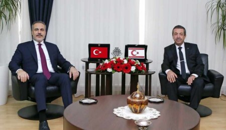 Hakan Fidan mevkidaşı Tahsin Ertuğruloğlu ile bir araya geldi