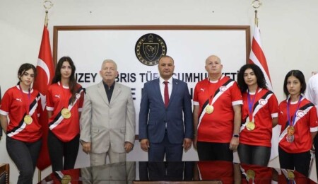 Alişan Şan, Dünya Budo Şampiyonası'nda KKTC’yi temsil eden milli sporcuları kutladı