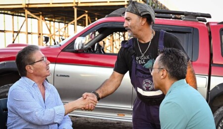 Başbakan Ünal Üstel, Teknecik Elektrik Santrali’nde işçilerin sorunlarını dinledi