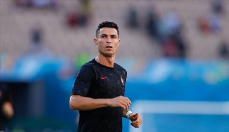 Cristiano Ronaldo yeni doğan ikizlerinden birini kaybetti