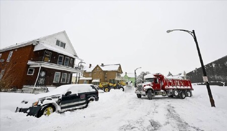 ABD'de kar fırtınası hava ve kara trafiğini felç etti