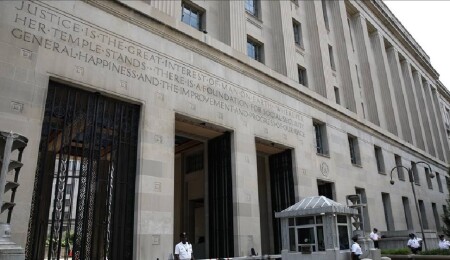 NBC News: ABD Adalet Bakanlığı, Epstein'ın yüklü ödeme yaptığı isimlerin gizli tutulmasını istedi