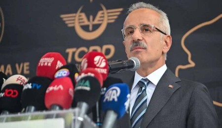 Uraloğlu'ndan Instagram açıklaması: İstediğimiz gerekler yerine getirildiği takdirde erişim engelini kaldıracağız