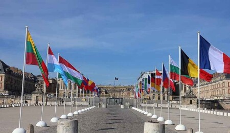 AB liderlerinden depremde hayatını kaybedenler için saygı duruşu