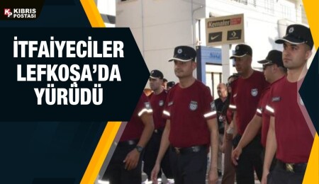İtfaiyeciler Lefkoşa sokaklarında İtfaiye Haftası kapsamında karanfiller ve balonlarlaydı