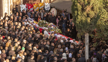 Depremde hayatını kaybeden 6 kişi daha defnedildi