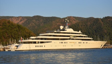 Rus milyarder Abramoviç'in yatı 'Eclipse' Marmaris'e geldi