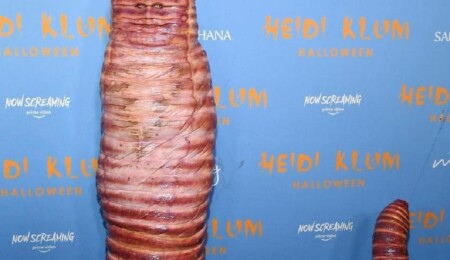Heidi Klum, solucan şeklindeki Cadılar Bayramı kostümüyle tuvaleti nasıl kullandığını açıkladı