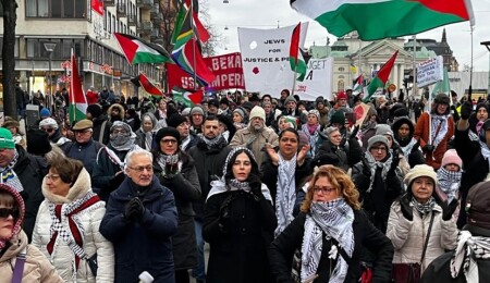 İsveç'te Filistin destekçileri, Trump'ın Filistinlileri yerinden etme planını protesto etti