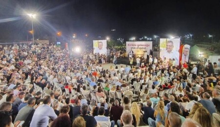 “Geleceğe ilk imza” Lefkoşa’da atıldı: Erhürman, halkla buluştu!