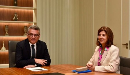 Erhürman, Holguín ile bir araya geldi