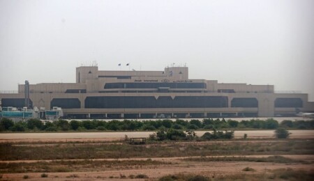 Pakistan'da Karaçi, Lahor ve Sialkot havalimanlarında uçuşlar durduruldu