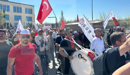 CANLI- Eylemciler, ikinci barikatı da aştı: Meclis'e yürüyüş devam ediyor